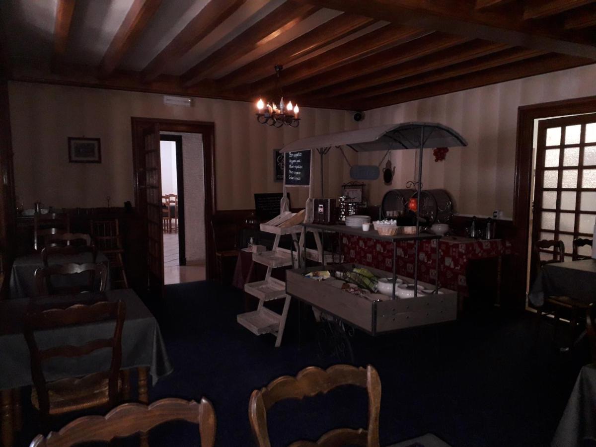 Hotel Restaurant Le Traineau Clelles エクステリア 写真