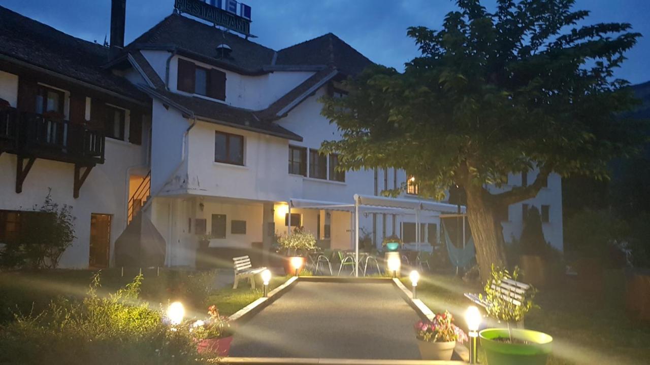 Hotel Restaurant Le Traineau Clelles エクステリア 写真