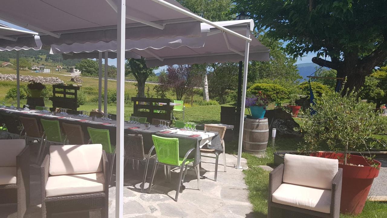 Hotel Restaurant Le Traineau Clelles エクステリア 写真