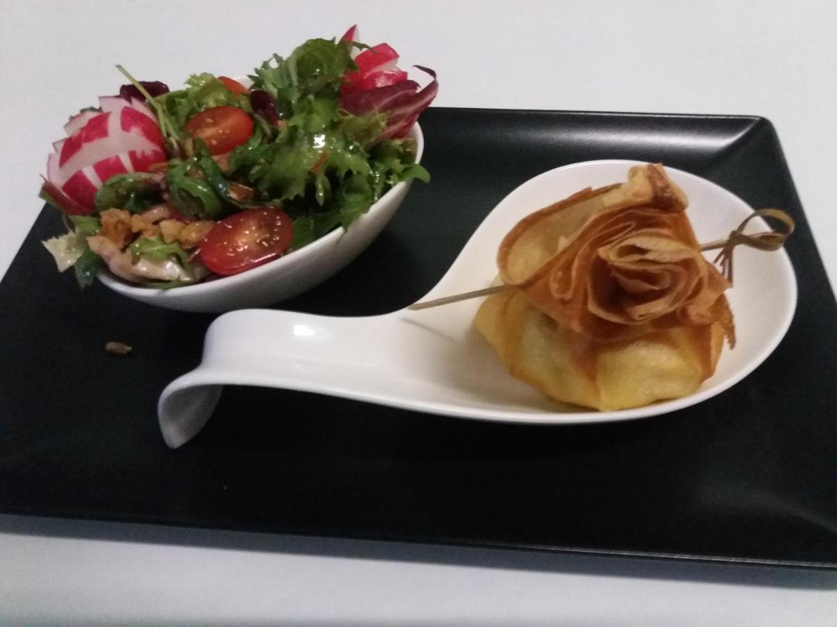 Hotel Restaurant Le Traineau Clelles エクステリア 写真